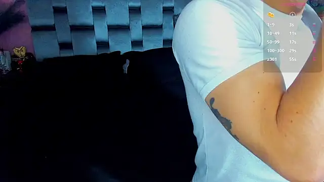 Piggy Eddy online show from February 6, 2025, 2:26 pm