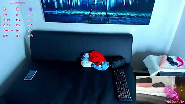 Piggy Eddy online show from September 15, 2025, 9:15 pm