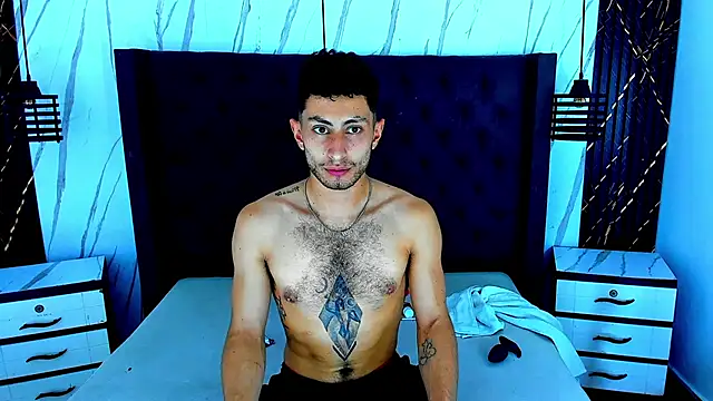 Piggy Eddy online show from November 10, 2025, 8:19 pm