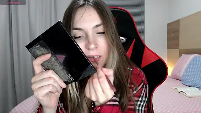 Naughty Annn online show from December 19, 2025, 3:24 am