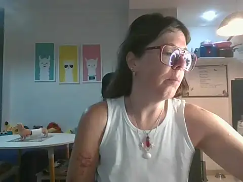 Snapshot of Calentandote chatting on October 8, 2025, 8:34 am Calentandote online show from October 8, 2025, 8:34 am