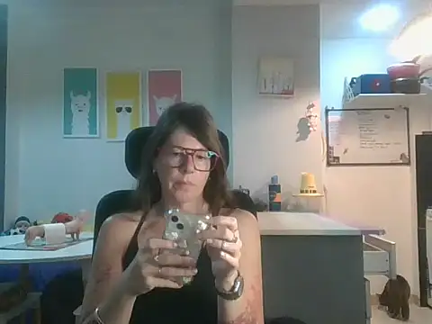 Snapshot of Calentandote chatting on October 13, 2025, 7:41 am Calentandote online show from October 13, 2025, 7:41 am