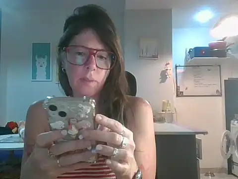 Snapshot of Calentandote chatting on October 14, 2025, 8:37 am Calentandote online show from October 14, 2025, 8:37 am