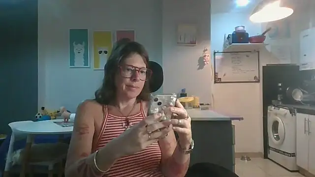 Snapshot of Calentandote chatting on October 17, 2025, 7:22 am Calentandote online show from October 17, 2025, 7:22 am