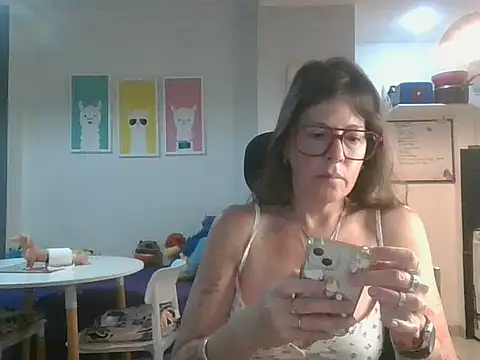 Snapshot of Calentandote chatting on October 20, 2025, 8:15 am Calentandote online show from October 20, 2025, 8:15 am