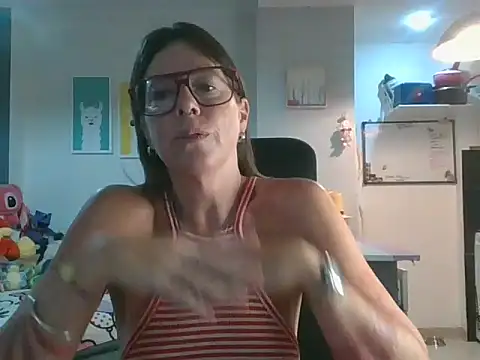 Snapshot of Calentandote chatting on February 1, 2026, 8:02 am Calentandote online show from February 1, 2026, 8:02 am