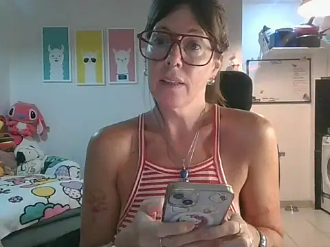 Snapshot of Calentandote chatting on February 2, 2026, 8:57 am Calentandote online show from February 2, 2026, 8:57 am