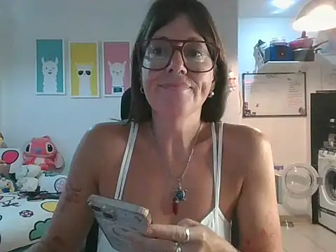 Snapshot of Calentandote chatting on February 5, 2026, 10:09 am Calentandote online show from February 5, 2026, 10:09 am