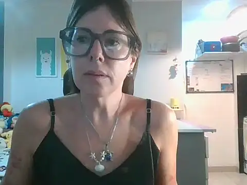 Snapshot of Calentandote chatting on April 6, 2026, 9:10 am Calentandote online show from April 6, 2026, 9:10 am