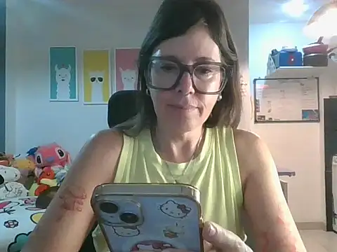 Snapshot of Calentandote chatting on April 9, 2026, 8:42 am Calentandote online show from April 9, 2026, 8:42 am