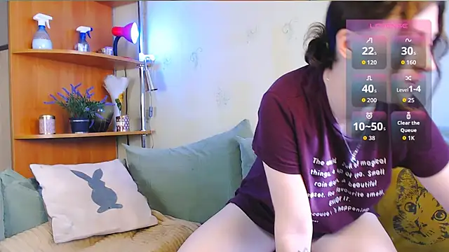 Snapshot of Caroline1995 chatting on October 28, 2025, 8:18 am Caroline1995 online show from October 28, 2025, 8:18 am