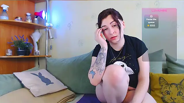 Snapshot of Caroline1995 chatting on November 25, 2025, 8:03 am Caroline1995 online show from November 25, 2025, 8:03 am