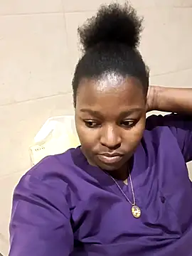 Snapshot of Yours_faithfully1 chatting on November 7, 2025, 10:10 pm Yours faithfully1 online show from November 7, 2025, 10:10 pm