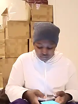 Snapshot of Yours_faithfully1 chatting on December 21, 2025, 10:22 am Yours faithfully1 online show from December 21, 2025, 10:22 am