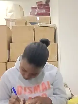 Snapshot of Yours_faithfully1 chatting on February 11, 2026, 6:02 pm Yours faithfully1 online show from February 11, 2026, 6:02 pm