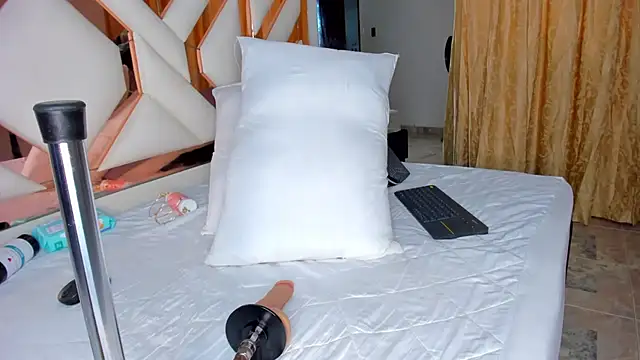 CintiaVega online show from October 28, 2025, 12:09 pm