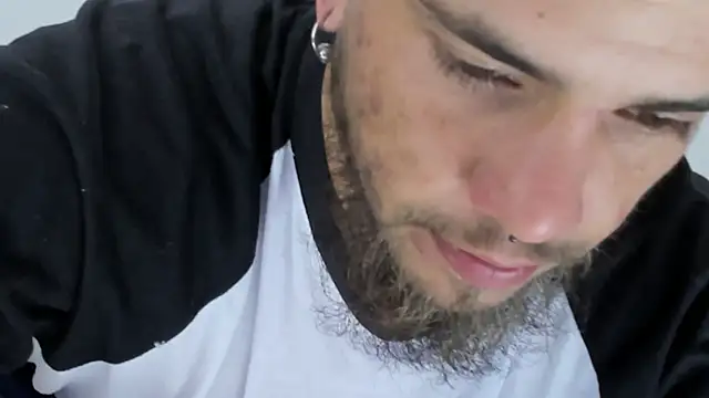 Beard xox online show from October 24, 2025, 9:11 pm