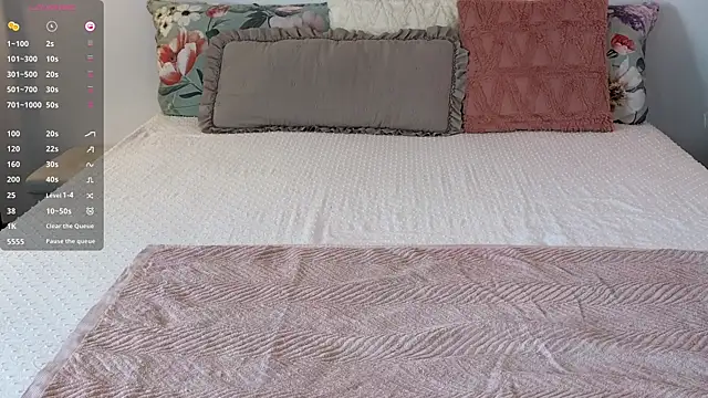 Snapshot of AliceMYs chatting on November 4, 2025, 10:14 am AliceMYs online show from November 4, 2025, 10:14 am