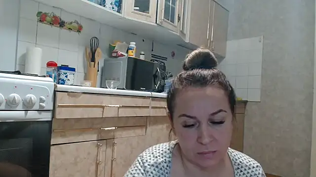 Snapshot of Vika_ chatting on February 2, 2025, 1:55 am Vika online show from February 2, 2025, 1:55 am