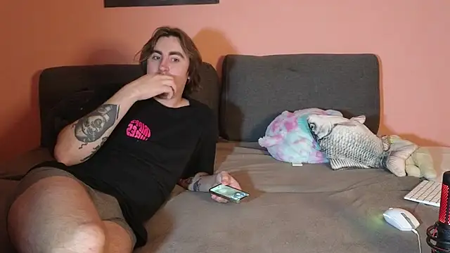 Snapshot of Katusha006 chatting on October 14, 2025, 11:27 pm Katusha006 online show from October 14, 2025, 11:27 pm