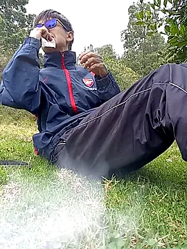 Snapshot of Cuervo_maniaco chatting on November 5, 2025, 6:41 pm Cuervo maniaco online show from November 5, 2025, 6:41 pm