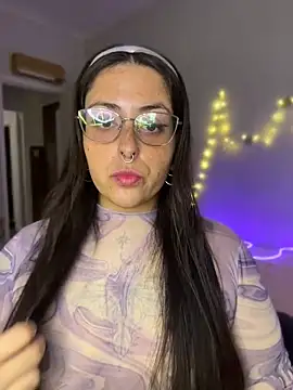 Mizztikaa online show from April 20, 2026, 5:16 pm