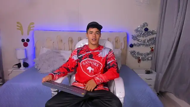 Rob saenz  online show from December 12, 2024, 9:58 pm