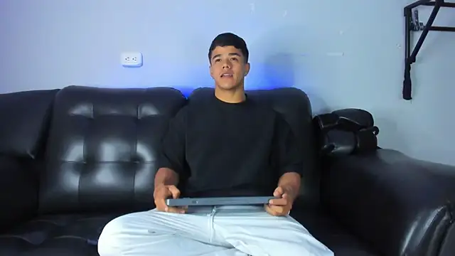 Rob saenz  online show from February 6, 2025, 1:21 pm