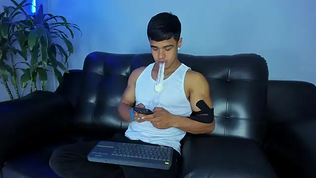 Rob saenz  online show from September 30, 2025, 2:33 pm