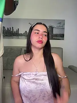 SophieRoyals online show from May 13, 2026, 2:03 pm