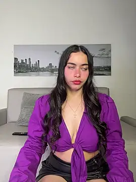 SophieRoyals online show from May 17, 2026, 11:39 am