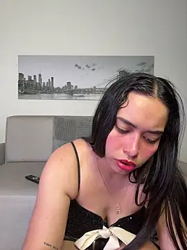 SophieRoyals online show from May 27, 2026, 1:41 pm