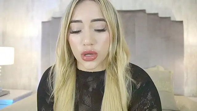 Snapshot of ashlyestone chatting on March 5, 2025, 1:52 am ashlyestone online show from March 5, 2025, 1:52 am