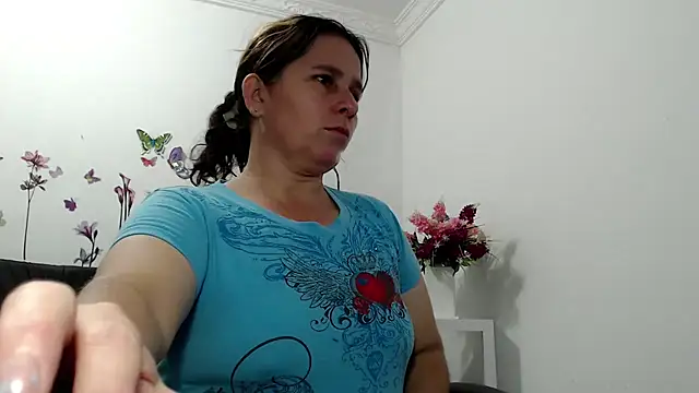 Snapshot of victoria_jones chatting on May 13, 2026, 12:46 pm victoria jones online show from May 13, 2026, 12:46 pm