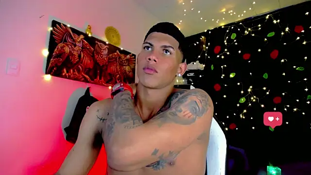 Snapshot of Damian_latinxxx chatting on January 4, 2025, 8:39 am Damian latinxxx online show from January 4, 2025, 8:39 am