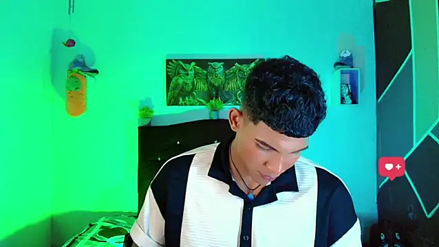 Snapshot of Damian_latinxxx chatting on March 9, 2025, 12:20 pm Damian latinxxx online show from March 9, 2025, 12:20 pm