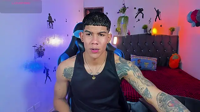Snapshot of Damian_latinxxx chatting on September 20, 2025, 2:12 am Damian latinxxx online show from September 20, 2025, 2:12 am