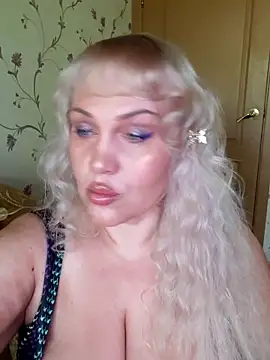 Snapshot of IsabellaBoni chatting on May 14, 2026, 6:42 am IsabellaBoni online show from May 14, 2026, 6:42 am
