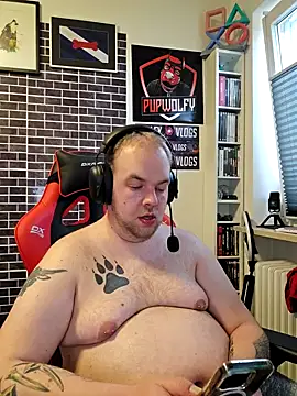 Snapshot of PupW0lfy chatting on January 30, 2025, 3:29 pm PupW0lfy online show from January 30, 2025, 3:29 pm
