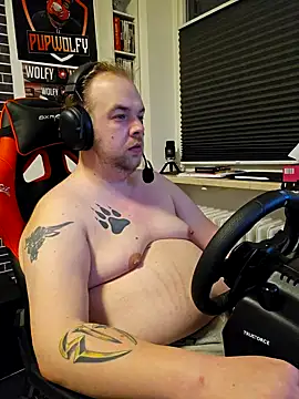 Snapshot of PupW0lfy chatting on February 2, 2025, 6:10 pm PupW0lfy online show from February 2, 2025, 6:10 pm