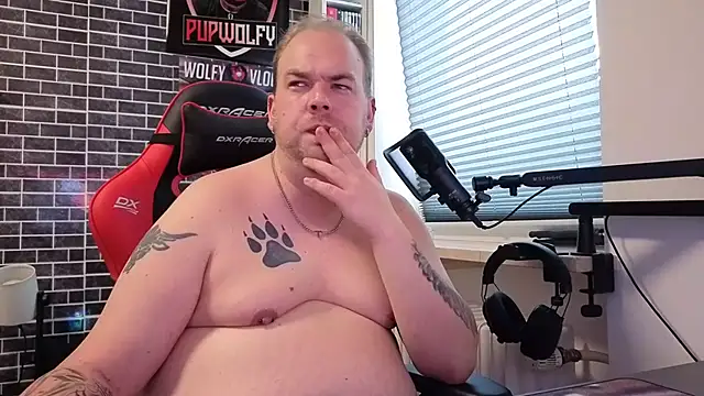 Snapshot of PupW0lfy chatting on September 22, 2025, 2:08 pm PupW0lfy online show from September 22, 2025, 2:08 pm