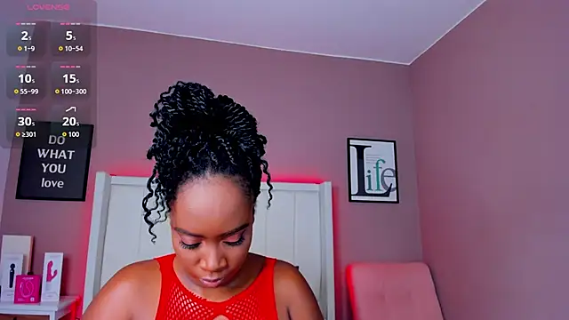 Britanymooree online show from December 15, 2025, 8:02 pm