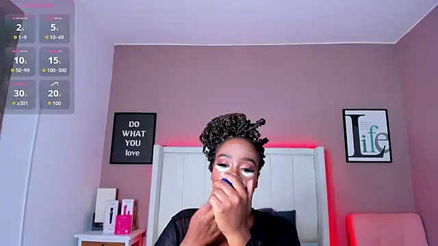 Britanymooree online show from January 7, 2026, 7:27 pm