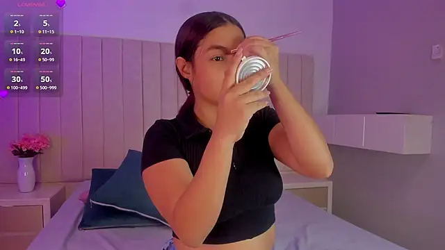 Snapshot of Littleolivia_ chatting on February 19, 2026, 1:18 pm Littleolivia online show from February 19, 2026, 1:18 pm