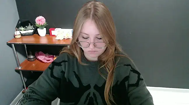 Snapshot of lady_minx chatting on December 4, 2024, 12:25 pm lady minx online show from December 4, 2024, 12:25 pm
