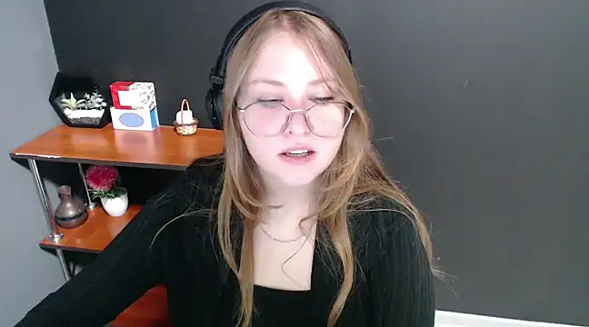 Snapshot of lady_minx chatting on January 21, 2025, 10:52 am lady minx online show from January 21, 2025, 10:52 am