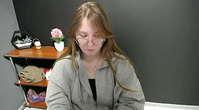Snapshot of lady_minx chatting on February 18, 2025, 10:49 am lady minx online show from February 18, 2025, 10:49 am