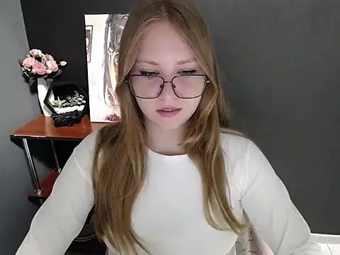 lady minx online show from October 2, 2025, 6:42 am