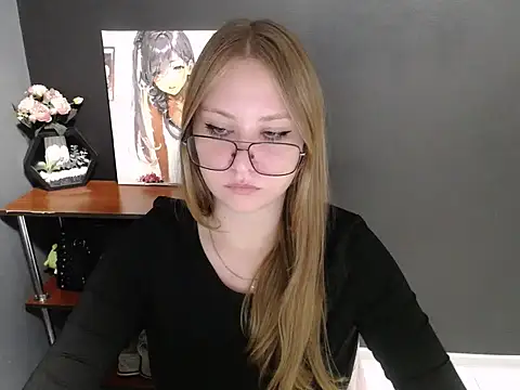 lady minx online show from October 27, 2025, 11:58 am