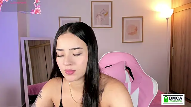 Veronica isaza   online show from November 4, 2025, 12:26 pm